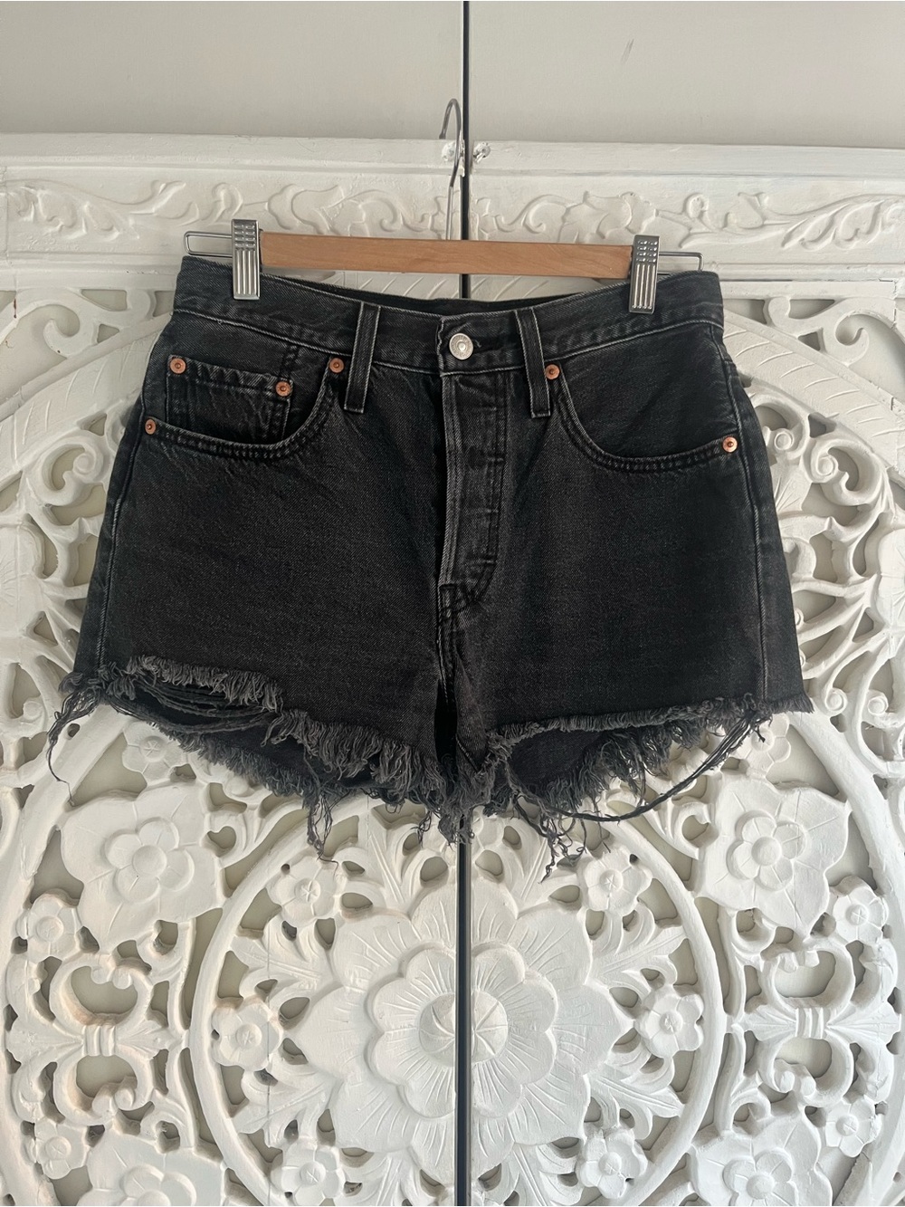 Levi’s 501 Original Black Denim Cutoff Shorts Frayed Hem W26